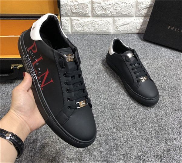 luxury casual boots british suede sneakers men's classic brand sports casual shoes luxury sneakers mens design shoes large size: 38-45, Black
luxury casual boots british suede sneakers men's classic brand sports casual shoes luxury sneakers mens design shoes large size: 38-45, Black