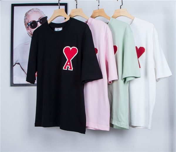 20FW новой весна люксовых бренды AMI вышивки крест любовь тенниска поло хлопка Tee Shirt Мужчины Женщина Уличная Толстовка Открытые футболки 1,1 4Color
20FW новой весна люксовых бренды AMI вышивки крест любовь тенниска поло хлопка Tee Shirt Мужчины Женщина Уличная Толстовка Открытые футболки 1,1 4Color