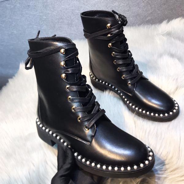 2019 autumn and winter explosions fashionable women martin shoes lace up black boots size 35-40 original packaging factory direct
2019 autumn and winter explosions fashionable women martin shoes lace up black boots size 35-40 original packaging factory direct
