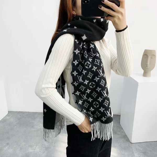 the new mink velvet scarf ladies of 2019, with all kinds of atmospheric retro tassels, must keep warm all seasons, ladies scarf, Blue;gray
the new mink velvet scarf ladies of 2019, with all kinds of atmospheric retro tassels, must keep warm all seasons, ladies scarf, Blue;gray