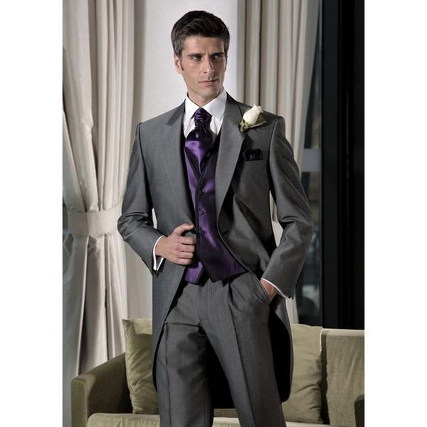 men's tuxedo suit three-piece suit (jacket + pants + vest) men's single buckle gun collar collar suit wedding groom dress custom, Black;gray
men's tuxedo suit three-piece suit (jacket + pants + vest) men's single buckle gun collar collar suit wedding groom dress custom, Black;gray