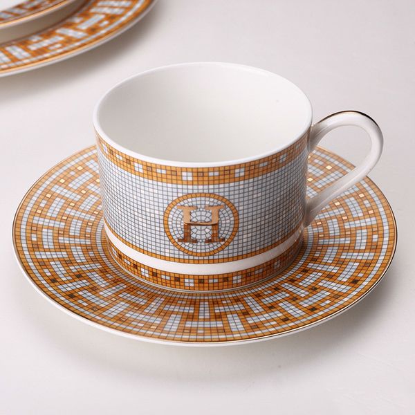coffee cup and saucer bone china steak steak plate model room decoration ceramic western dishes plate
coffee cup and saucer bone china steak steak plate model room decoration ceramic western dishes plate
