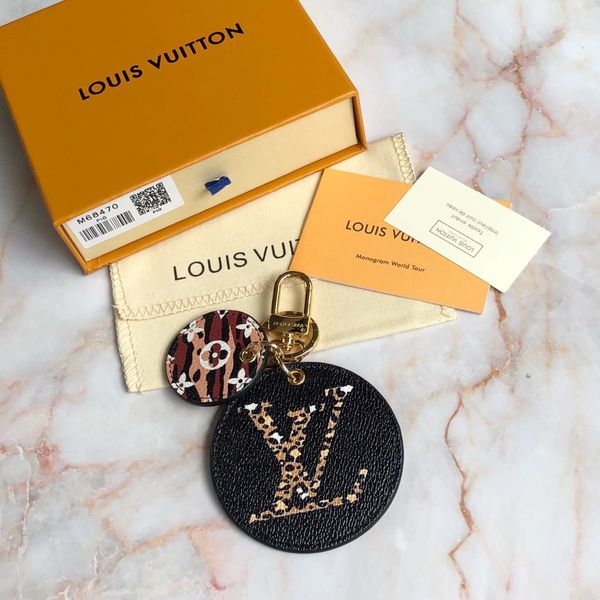fashion bronzing keychain pu leather key chain tassel key ring car bag keychain for women jewelry accessories gift good quality keychain, Silver
fashion bronzing keychain pu leather key chain tassel key ring car bag keychain for women jewelry accessories gift good quality keychain, Silver