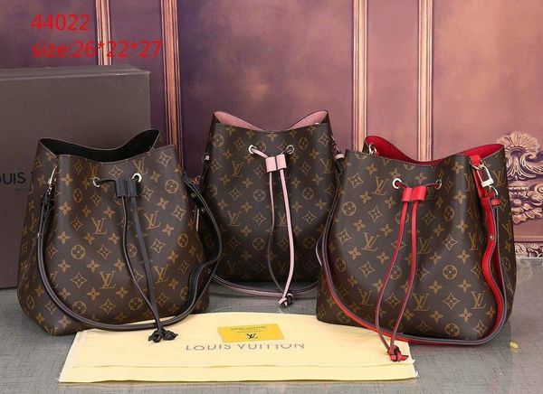 2020 international luxury designer custom fashion handbag high-end classic shoulder bag messenger handbag1320
2020 international luxury designer custom fashion handbag high-end classic shoulder bag messenger handbag1320