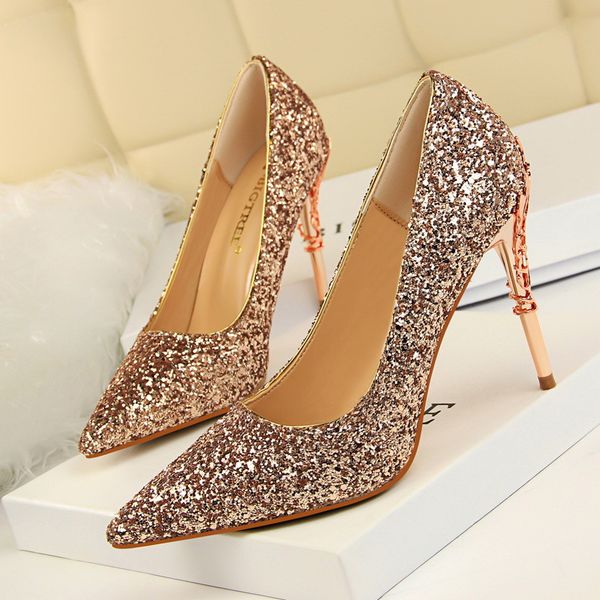 2020 new fashion nightclub women's shoes metal heel stiletto high heel shallow mouth point sequins single shoes, Black
2020 new fashion nightclub women's shoes metal heel stiletto high heel shallow mouth point sequins single shoes, Black