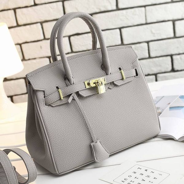 leatherluggagetag 2020 новое именитое модные моды женщины мешок личи зерно платина мешок кроссбоди мешок плечо
leatherluggagetag 2020 новое именитое модные моды женщины мешок личи зерно платина мешок кроссбоди мешок плечо
