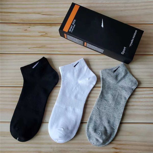 fashion women men socks cotton socks letter breathable cotton sports socks wholesale n51, Black
fashion women men socks cotton socks letter breathable cotton sports socks wholesale n51, Black