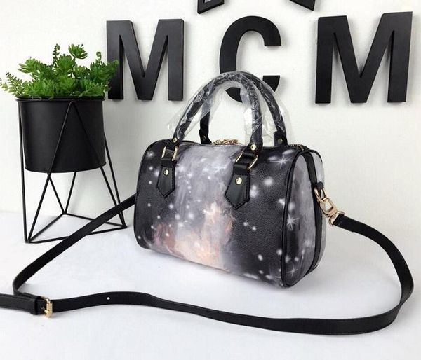 fashion lady design handbag european and american style design mixed color large capacity composite bag trend brand handbag
fashion lady design handbag european and american style design mixed color large capacity composite bag trend brand handbag