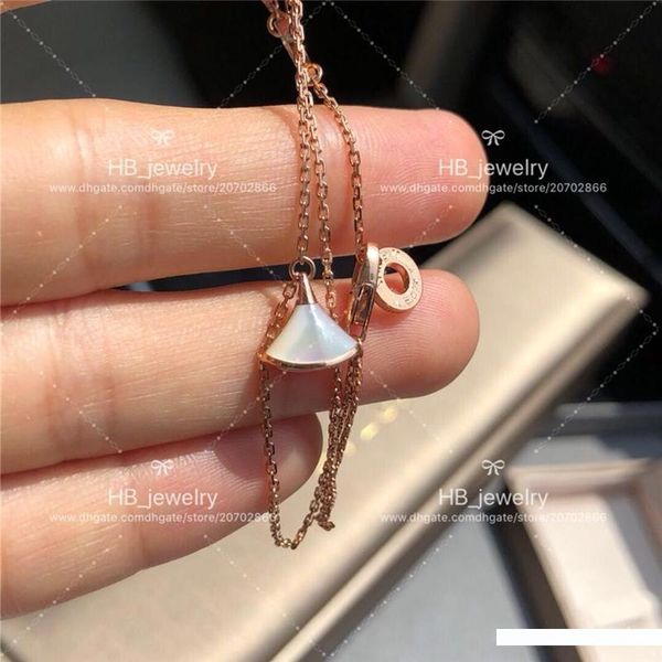 popular fashion high version natural fan-shaped agate bracelets for lady design women party wedding luxury jewelry for bride, Golden;silver
popular fashion high version natural fan-shaped agate bracelets for lady design women party wedding luxury jewelry for bride, Golden;silver