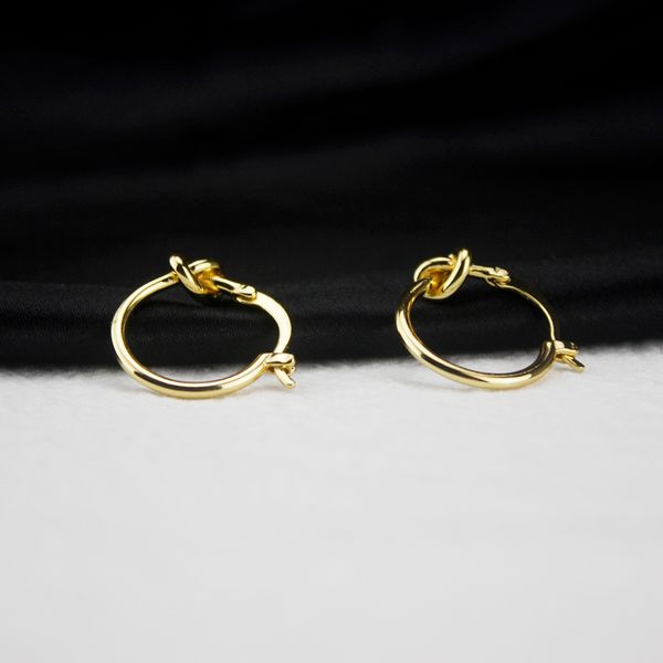 Woman 18k Gold Knotted stud Hoop Earrings for Women Designer Jewelry Luxury Fine Jewelry
Woman 18k Gold Knotted stud Hoop Earrings for Women Designer Jewelry Luxury Fine Jewelry