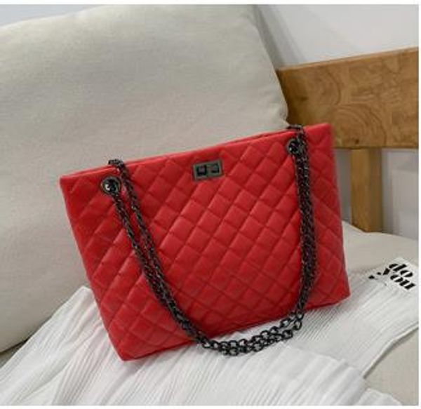 designer shoulder bag decoration lock diamond shape female bag 2020 newset chain large capacity bags
designer shoulder bag decoration lock diamond shape female bag 2020 newset chain large capacity bags