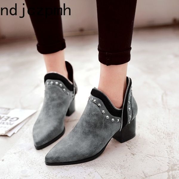 ankle boots fashion winter the new pointed color matching rivet thick heel mid heel short tube women's shoes plus size 32-43, Black
ankle boots fashion winter the new pointed color matching rivet thick heel mid heel short tube women's shoes plus size 32-43, Black