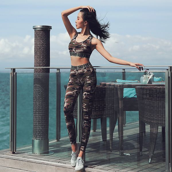 new fitness suit female sense hip camouflage yoga tights shockproof sports underwear two-piece suit, Black;blue
new fitness suit female sense hip camouflage yoga tights shockproof sports underwear two-piece suit, Black;blue