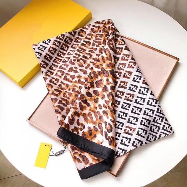 2020.100% silk scarves are designed for both male and female famous brands. the full-length silk scarves are 180x90cm designer silk scarf, Blue;gray
2020.100% silk scarves are designed for both male and female famous brands. the full-length silk scarves are 180x90cm designer silk scarf, Blue;gray