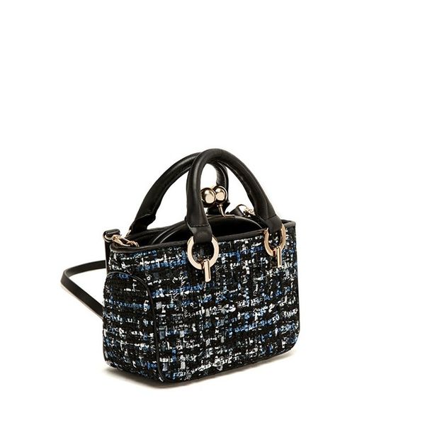 2019 autumn and winter new european and american style fashion woolen three-purpose mini crossbody bag small square bag
2019 autumn and winter new european and american style fashion woolen three-purpose mini crossbody bag small square bag