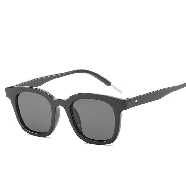 2019 classic vintage sunglasses women brand designer sun glasses for women outdoor street beat feminino, White;black
2019 classic vintage sunglasses women brand designer sun glasses for women outdoor street beat feminino, White;black
