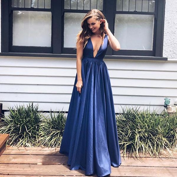 deep v-neck sleeveless taffeta dark blue prom dresses corset a-line party dresses for plus size low v back formal evening dress, Black
deep v-neck sleeveless taffeta dark blue prom dresses corset a-line party dresses for plus size low v back formal evening dress, Black
