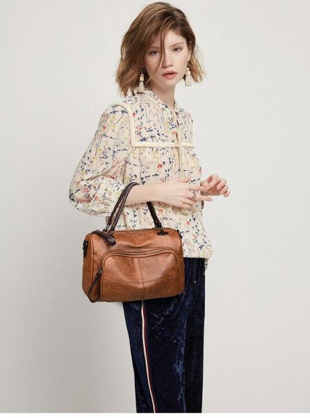 ruan pi bao bag new style 2020 autumn and winter casual shoulder large bag large capacity sheepskin women's one-shoulder handbag
ruan pi bao bag new style 2020 autumn and winter casual shoulder large bag large capacity sheepskin women's one-shoulder handbag