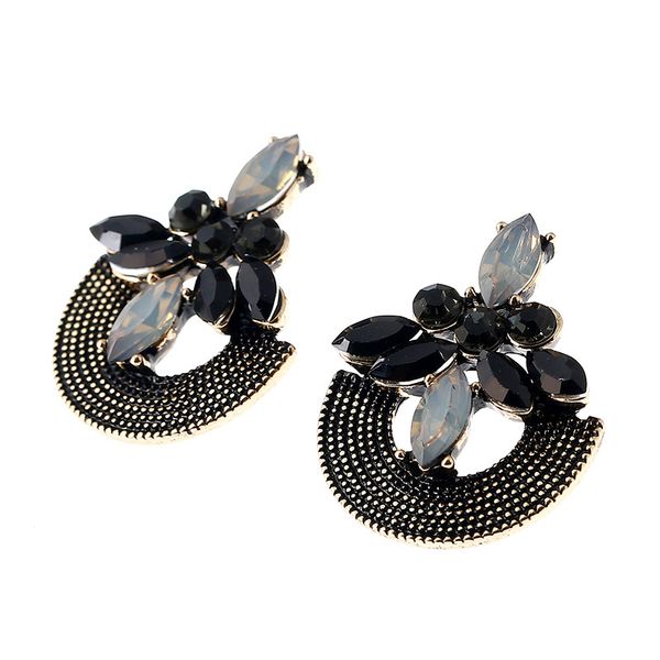 wholesale- pattern horse-eye drill earrings with european and american explosive retro-alloy ear nails, Golden
wholesale- pattern horse-eye drill earrings with european and american explosive retro-alloy ear nails, Golden