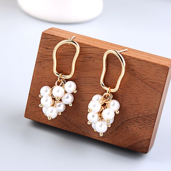 unique gold color irregular alloy acrylic pearl drop earrings for women gifts new fashion jewelry wholesale, Silver
unique gold color irregular alloy acrylic pearl drop earrings for women gifts new fashion jewelry wholesale, Silver