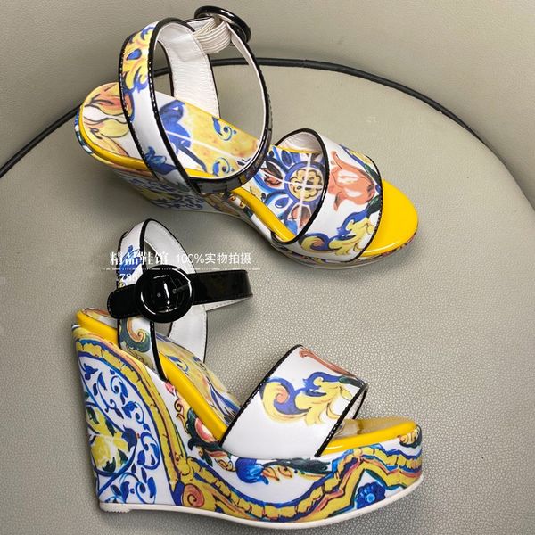 2020 summer runways woen's wedge sandals italy style retro print peep toe high heeled shoes by818, Black
2020 summer runways woen's wedge sandals italy style retro print peep toe high heeled shoes by818, Black
