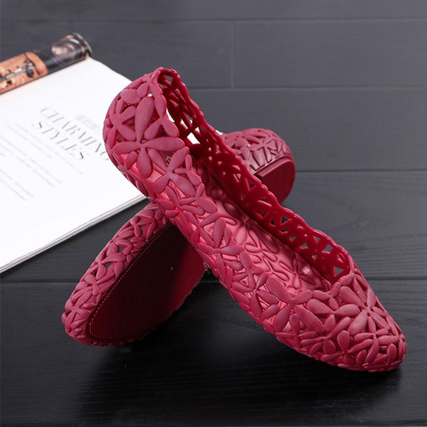 2020 women pointed toe jelly shoes women's hollow out loafers woman solid flats female plum blosson ladies casual shoes, Black
2020 women pointed toe jelly shoes women's hollow out loafers woman solid flats female plum blosson ladies casual shoes, Black