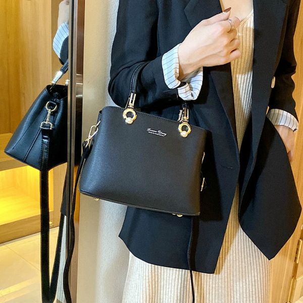 women's bag 2019 new fashion simple and versatile handbag korean casual crossbody women's shoulder bag hand
women's bag 2019 new fashion simple and versatile handbag korean casual crossbody women's shoulder bag hand