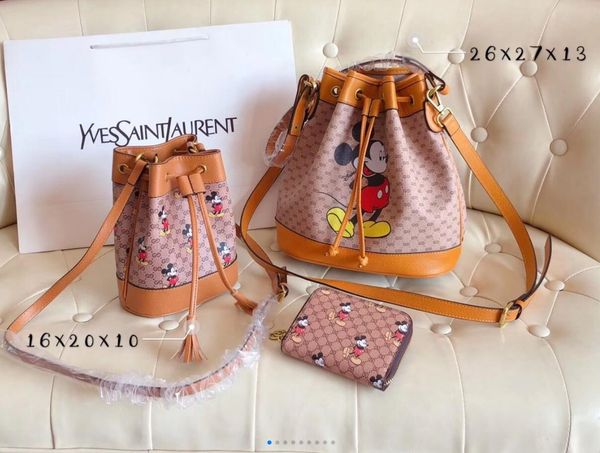 2020 new selling high-quality wild leather handbag purse classic ladies simple new shoulder bag three-piece cartoon chain bag wallet
2020 new selling high-quality wild leather handbag purse classic ladies simple new shoulder bag three-piece cartoon chain bag wallet
