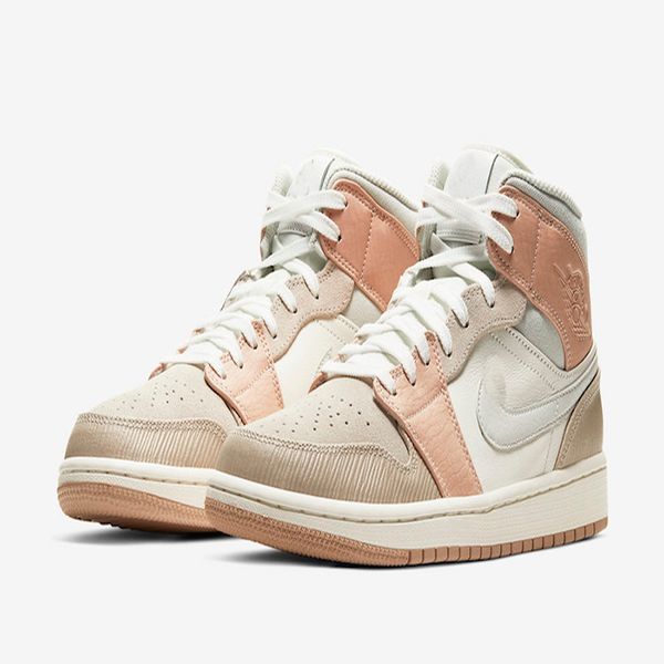 2020 new 1 1s mid milan basketball shoes light khaki noble red gs women mens sneakers skate trainers
2020 new 1 1s mid milan basketball shoes light khaki noble red gs women mens sneakers skate trainers