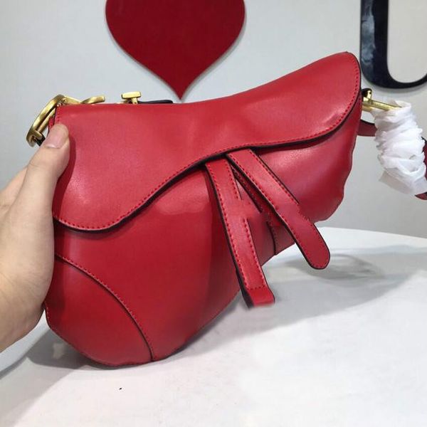 quality genuine leather saddle bag luxury classic designer handbag 2019 new metal letter accessories women tote bag with box
quality genuine leather saddle bag luxury classic designer handbag 2019 new metal letter accessories women tote bag with box