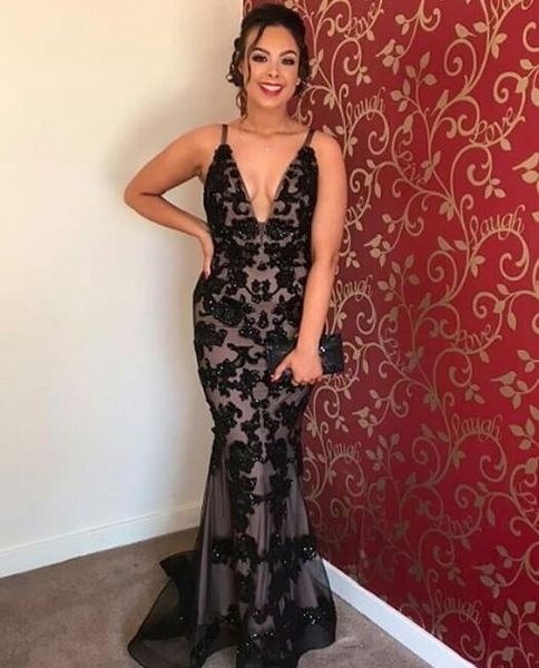 2020 gorgeous black prom dresses long sleeve v neck prom dress dubai african slace appliques pecail occasion gowns
2020 gorgeous black prom dresses long sleeve v neck prom dress dubai african slace appliques pecail occasion gowns