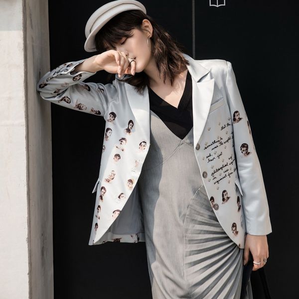 2020 autumn casual blazer women jacket grey letter character print high fashion coat button up women thin blazer manteau femme, White;black
2020 autumn casual blazer women jacket grey letter character print high fashion coat button up women thin blazer manteau femme, White;black
