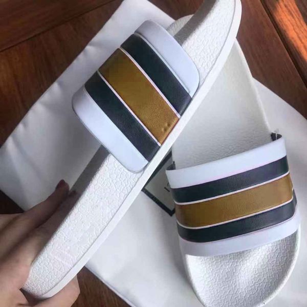 2piece )man or woman high-quality slippers sandals flat slippers designer shoes slide casual shoes indoor shoes with bag size:35-45 04, Black;red
2piece )man or woman high-quality slippers sandals flat slippers designer shoes slide casual shoes indoor shoes with bag size:35-45 04, Black;red