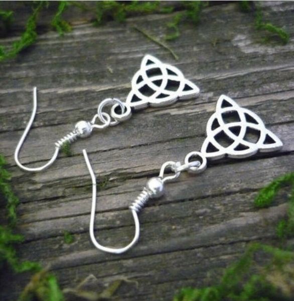 alloy ancient silver triquetra knot charm dangle earrings fashion diy creative women jewelry designer earrings friend holiday gift
alloy ancient silver triquetra knot charm dangle earrings fashion diy creative women jewelry designer earrings friend holiday gift