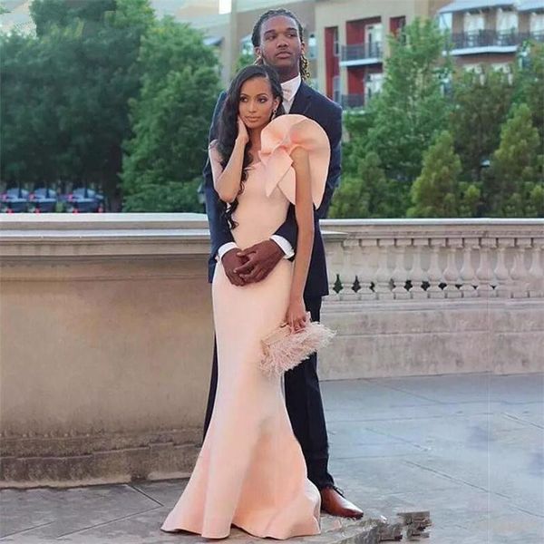 2019 african long bridesmaid dresses one shoulder ruffles satin prom dress plus size custom made wedding party gowns, White;pink
2019 african long bridesmaid dresses one shoulder ruffles satin prom dress plus size custom made wedding party gowns, White;pink