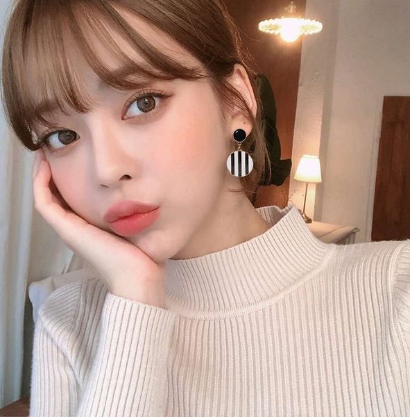 fashion- round dangle earrings for women luxury designer vintage striped dangling earrings western s925 silver needle earring jewelry gift
fashion- round dangle earrings for women luxury designer vintage striped dangling earrings western s925 silver needle earring jewelry gift