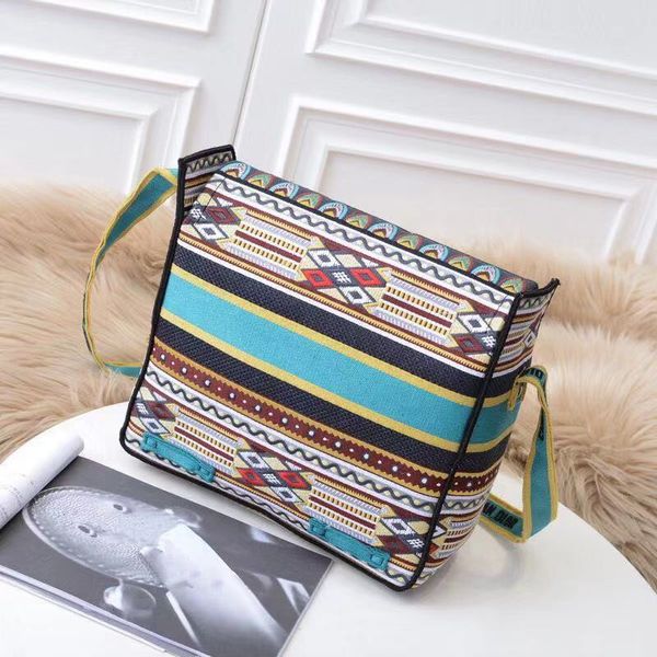 wr0916 100% натуральная кожа роскошные сумки женские сумки дизайнерские сумки через плечо для женщин взлетно-посадочной полосы
wr0916 100% натуральная кожа роскошные сумки женские сумки дизайнерские сумки через плечо для женщин взлетно-посадочной полосы