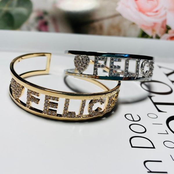 фирменное письмо элегантный дизайн имитация полное микрол цирконий wedding engagement женщин браслет мода ювелирные изделия s0808, Black
фирменное письмо элегантный дизайн имитация полное микрол цирконий wedding engagement женщин браслет мода ювелирные изделия s0808, Black