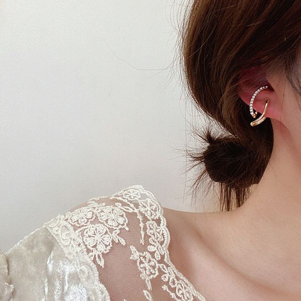2020 korean new fashion shiny zircon double circle hoop earrings for women cute micro paved pendientes wedding jewelry gifts, Golden;silver
2020 korean new fashion shiny zircon double circle hoop earrings for women cute micro paved pendientes wedding jewelry gifts, Golden;silver
