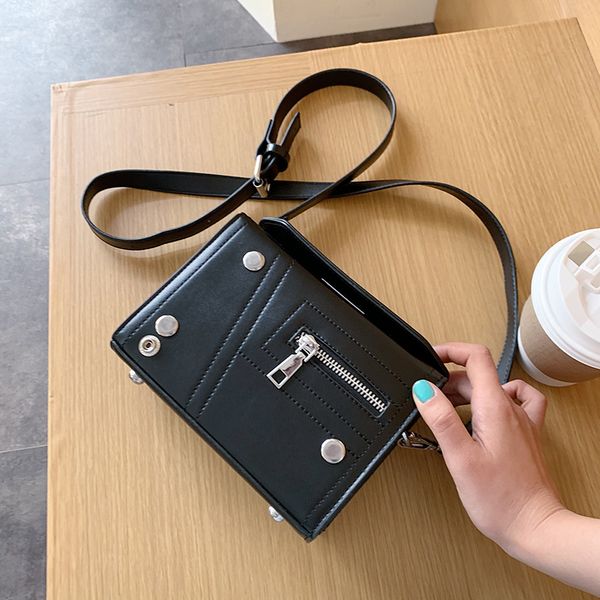 2020 new fashion crossbody pu leather cell phone shoulder bag messenger bags fashion daily use for women wallet handbags
2020 new fashion crossbody pu leather cell phone shoulder bag messenger bags fashion daily use for women wallet handbags