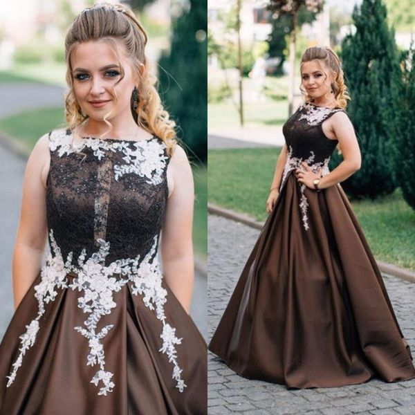 satin floor length evening formal dresses with white appliques scoop neck sleeveless lace special occasion dress vestidos de fiesta 2019, Black;red
satin floor length evening formal dresses with white appliques scoop neck sleeveless lace special occasion dress vestidos de fiesta 2019, Black;red