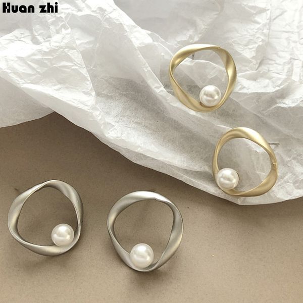 huanzhi chic simple s925 sterling silver pin matte metal gold geometric irregular circle pearl small stud earrings for women gir, Golden;silver
huanzhi chic simple s925 sterling silver pin matte metal gold geometric irregular circle pearl small stud earrings for women gir, Golden;silver