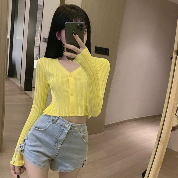 2020 new womens autumn thin v-neck solid color all-match short long sleeve ice silk knitted cardigan womens coat, Black;pink
2020 new womens autumn thin v-neck solid color all-match short long sleeve ice silk knitted cardigan womens coat, Black;pink