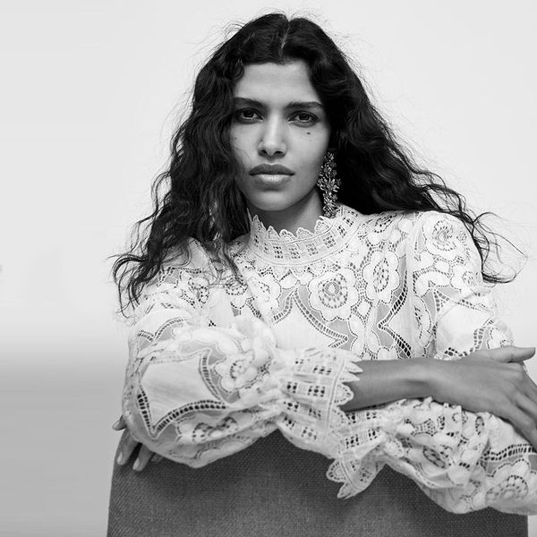 2019 fashion summer white lace blouse streetwear shirt women high street petal sleeve blouses long sleeve casual
2019 fashion summer white lace blouse streetwear shirt women high street petal sleeve blouses long sleeve casual