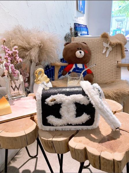 explosion models fashion designers handbags explosion models style leather goods leather handbags handbags shoulder bags--8
explosion models fashion designers handbags explosion models style leather goods leather handbags handbags shoulder bags--8