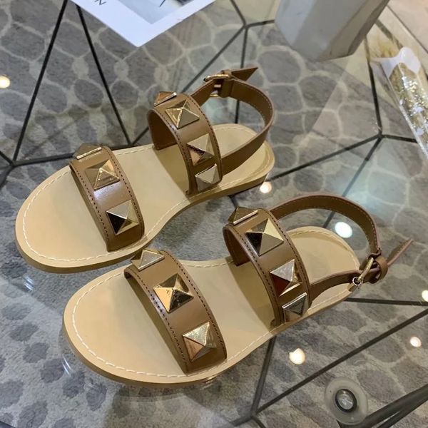 2019 designer shoes flat slippers sandals sandals women rivet shoes black brown white eu:35-40 with box by shoe01 02
2019 designer shoes flat slippers sandals sandals women rivet shoes black brown white eu:35-40 with box by shoe01 02