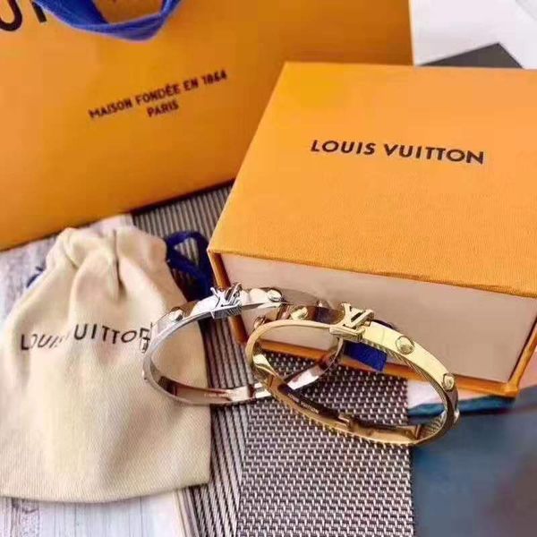 2019designer последнего модного бренда чистый титан сталь золото роза браслет высокого качества подходит для всех видов мест, Golden;silver
2019designer последнего модного бренда чистый титан сталь золото роза браслет высокого качества подходит для всех видов мест, Golden;silver