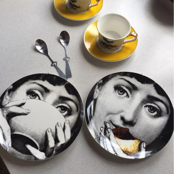 new fashion brand designer milan plates color black &white illustration hanging dishes sample room home l decoration
new fashion brand designer milan plates color black &white illustration hanging dishes sample room home l decoration