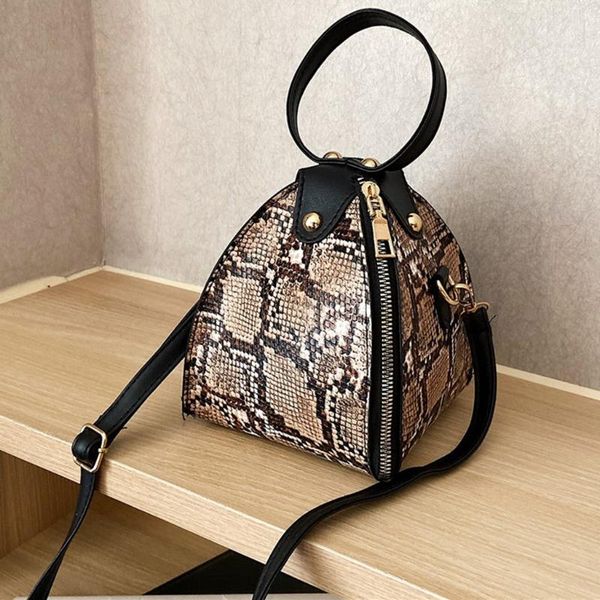 women serpentine messenger bag large capacity leather shoulder bag snake print crossbody bags for women summer handbags @12
women serpentine messenger bag large capacity leather shoulder bag snake print crossbody bags for women summer handbags @12