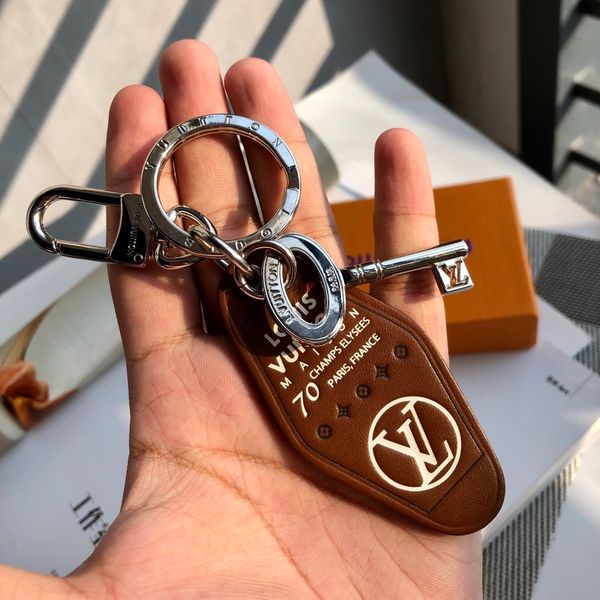 luxury keychain 70's car l keychain luxury design calf leather material with car key or pure jewelry pendant, Silver
luxury keychain 70's car l keychain luxury design calf leather material with car key or pure jewelry pendant, Silver